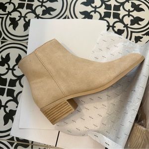 Dolce Vita® Aggie boots in Dune Suede size 8
